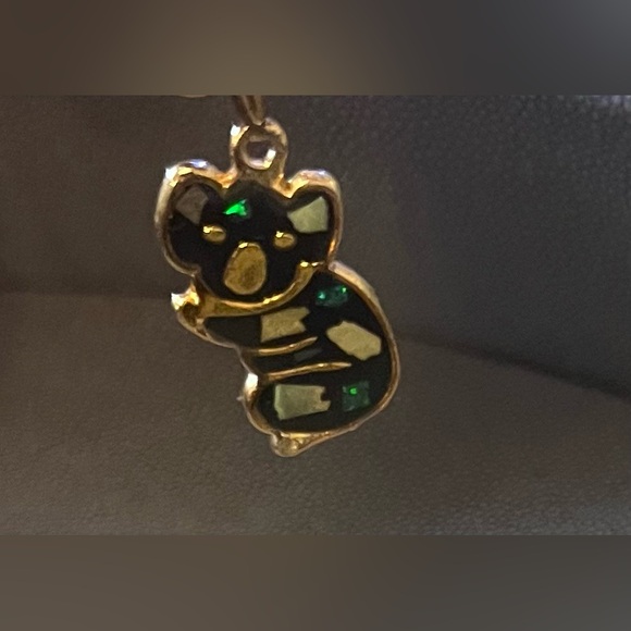 ⭐️VTG Gold Tone Black Enamel Koala Bear Charm With Embedded Australian Opal - Picture 4 of 13